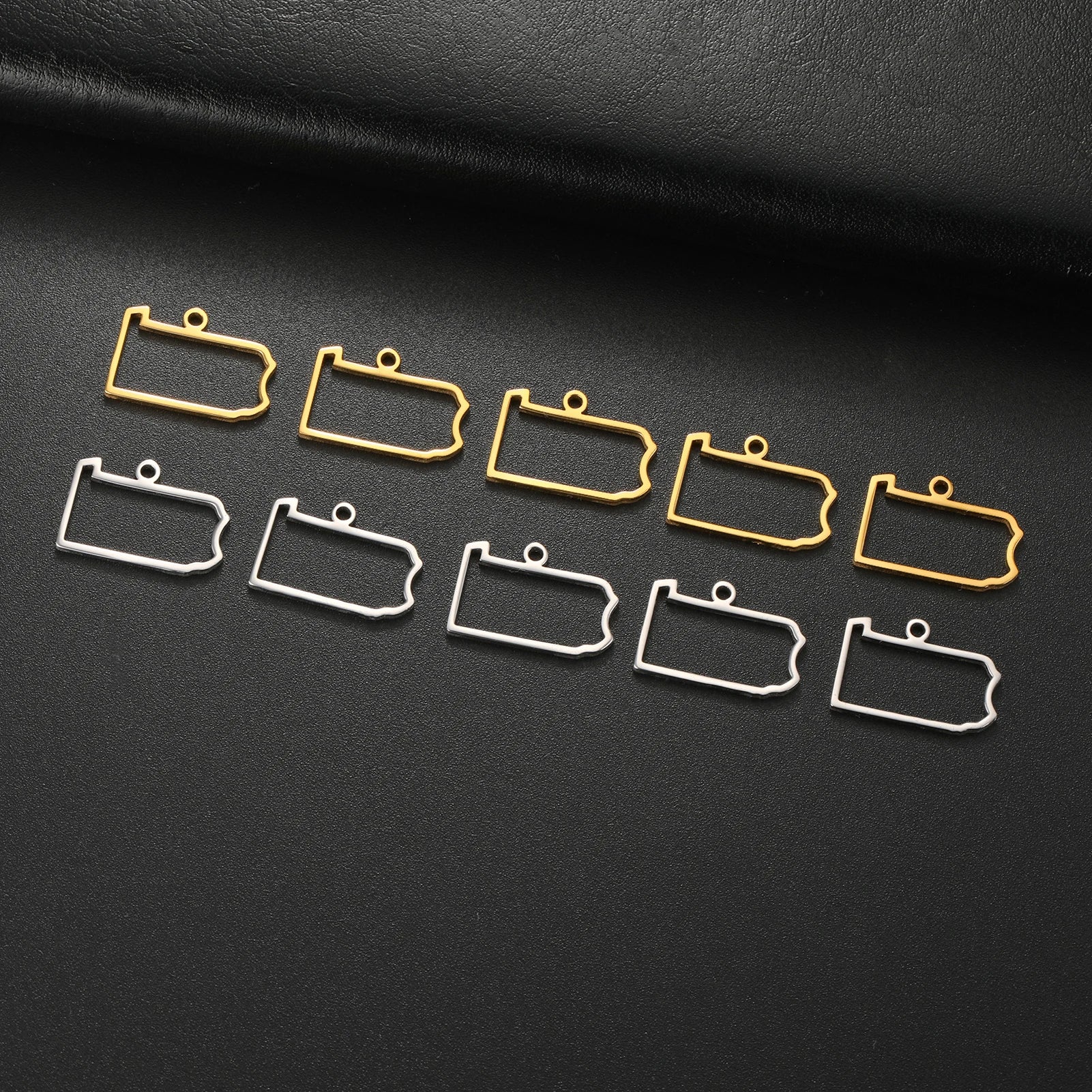 EUEAVAN 10pcs United States New York Washington State Map Pendant for Necklace Stainless Steel Charm DIY Jewelry Making Supplies