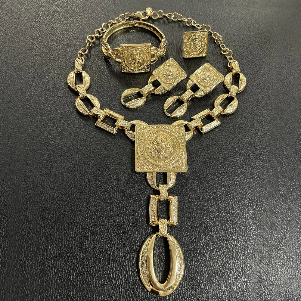 Hot Sale Fashion Woman Necklace Jewelry Set Face Shape Chain Pendant Design Big Earring Square Ring Gift  Jewelry Sets