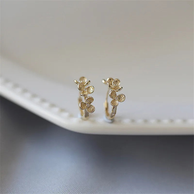 925 Sterling Silver French Small Flower Earrings Women Light Luxury Temperament Wedding Party Jewelry Girlfriend Gift