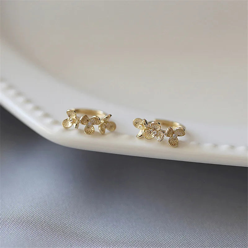 925 Sterling Silver French Small Flower Earrings Women Light Luxury Temperament Wedding Party Jewelry Girlfriend Gift
