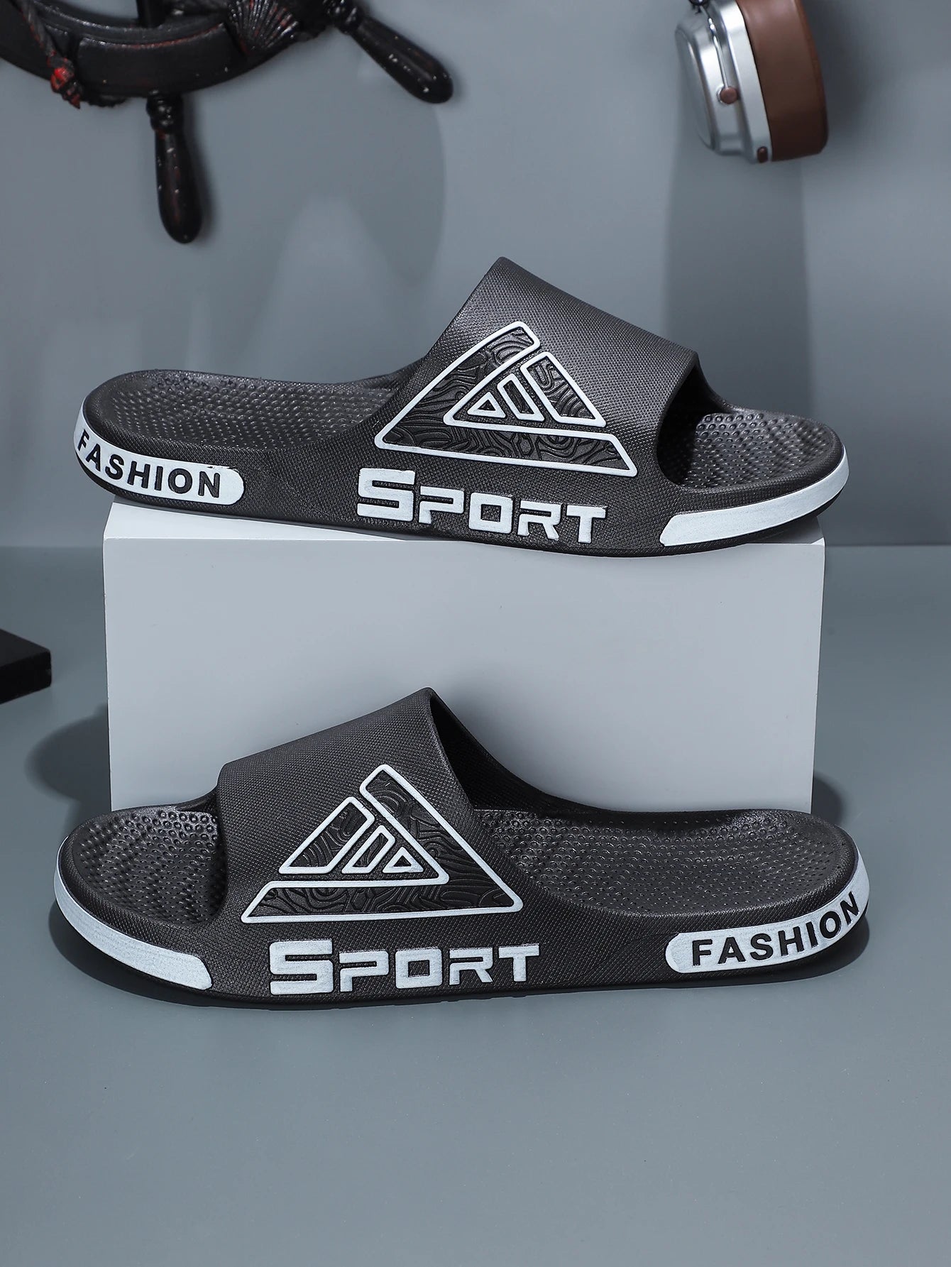 Men's Slippers, Durable for Outdoor Use, Summer Outdoor Wear, Indoor Home, Deodorant, Non-Slip, Bathroom Bathing, Thick-Soled Sandals for Men