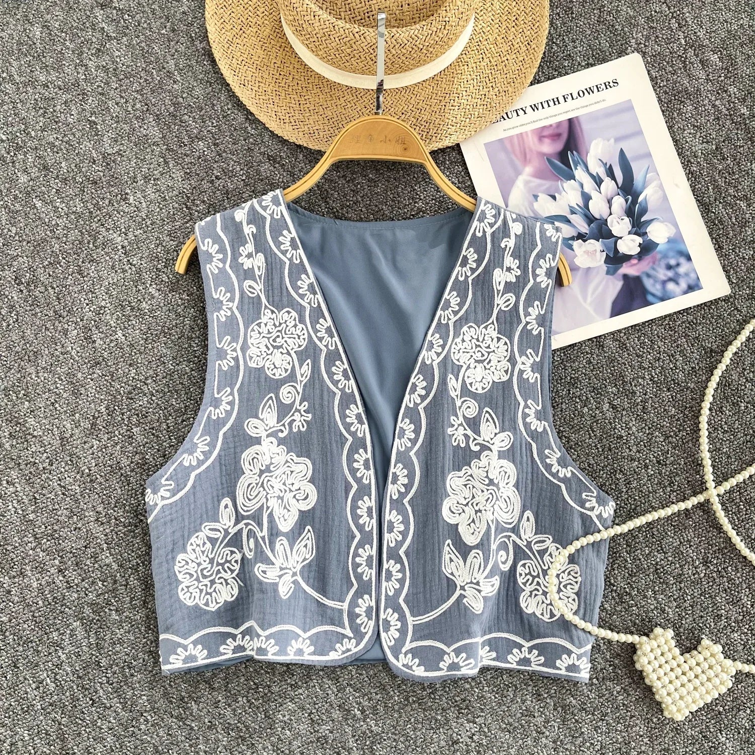 Embroidered Short Vest Woman Fashion Sleeveless Open Stitch Vests Coats Women Fashion Vintage Outerwear