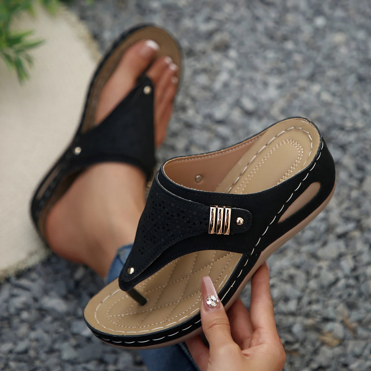 Woman Slippers Leather Non-Slip Soft Platform Shoes Flip Flops Summer Wedge Slippers Lightweight Orthopedic Sandals Slides Women
