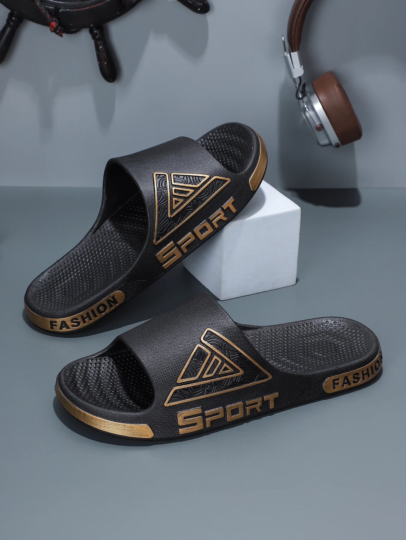 Men's Slippers, Durable for Outdoor Use, Summer Outdoor Wear, Indoor Home, Deodorant, Non-Slip, Bathroom Bathing, Thick-Soled Sandals for Men