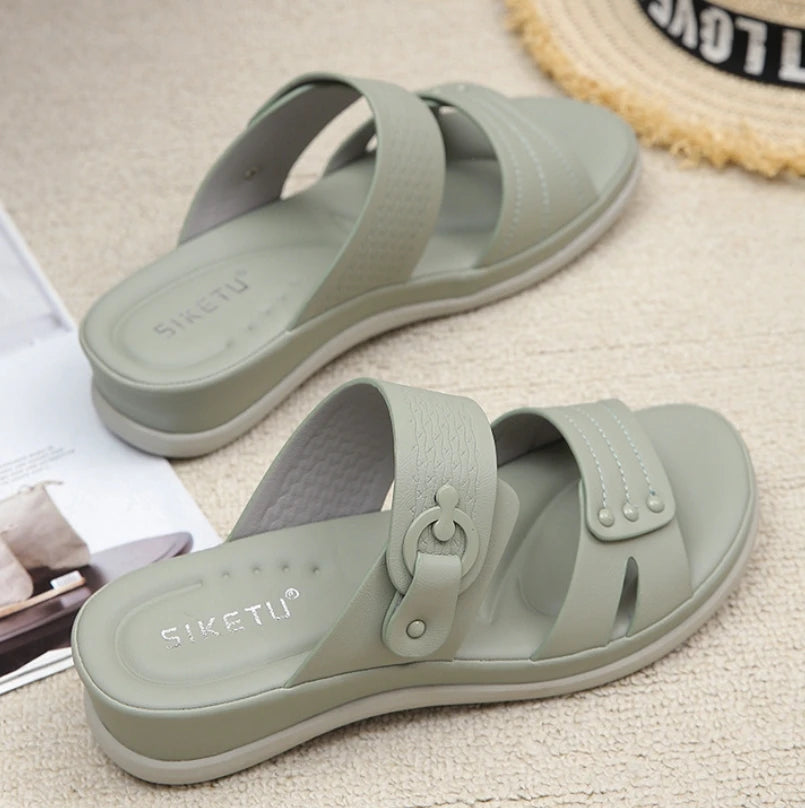 Female Shoes Slippers Soft Big Size Low Platform Summer Clogs Woman Luxury Slides Comfort Beach Designer Scandals Casual