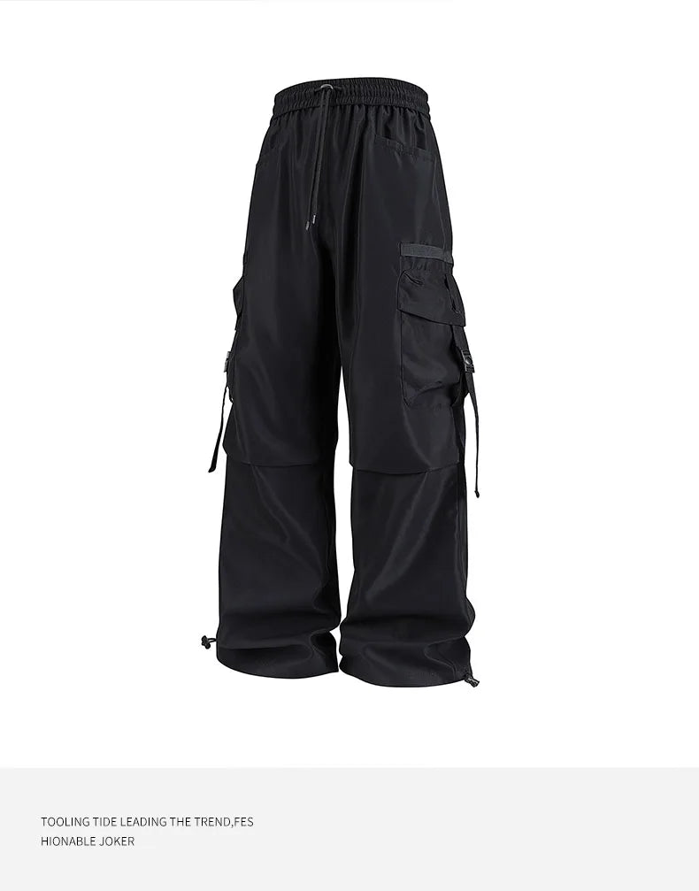 Men's sportswear pants are simple, versatile, retro and fashionable with large pleated pockets for outdoor work