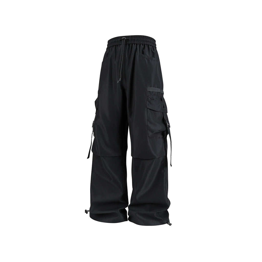 Men's sportswear pants are simple, versatile, retro and fashionable with large pleated pockets for outdoor work