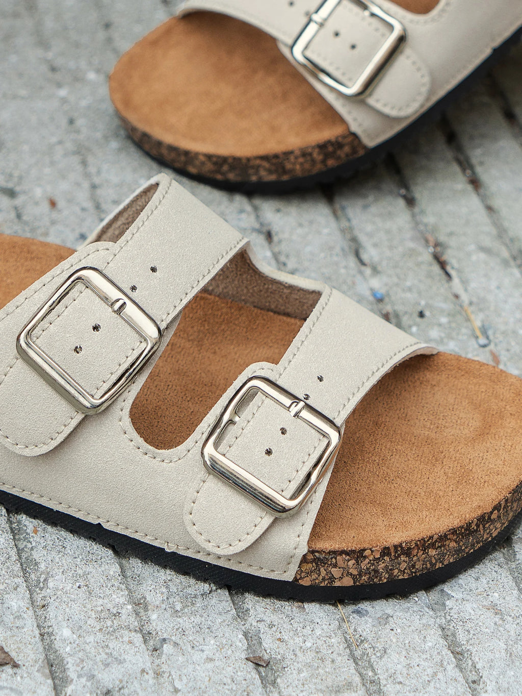 Women's Slippers Are Fashionable, Versatile, Casual and Comfortable, Thick-Soled Wear-Resistant Slippers for Home and Outings