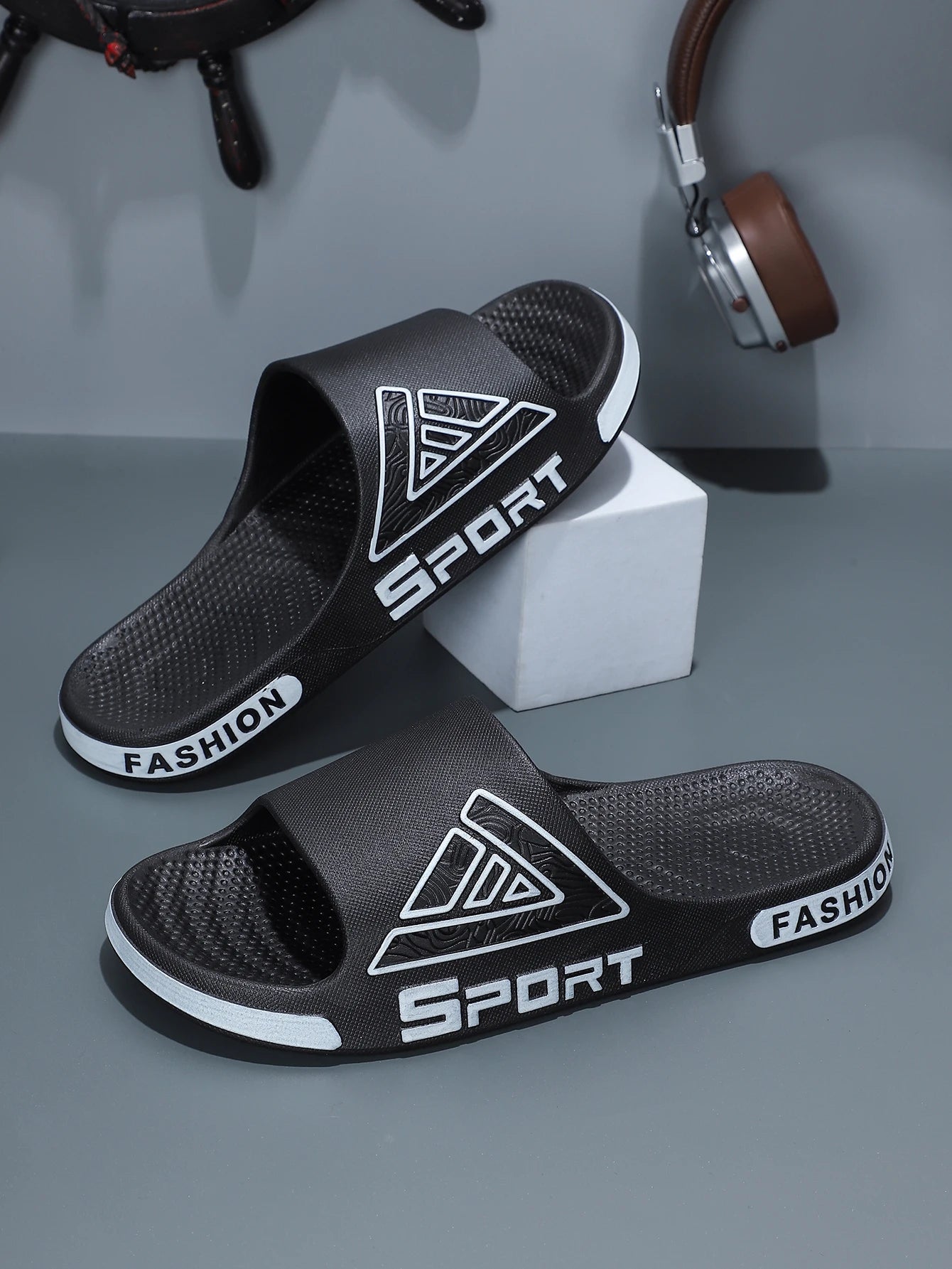 Men's Slippers, Durable for Outdoor Use, Summer Outdoor Wear, Indoor Home, Deodorant, Non-Slip, Bathroom Bathing, Thick-Soled Sandals for Men