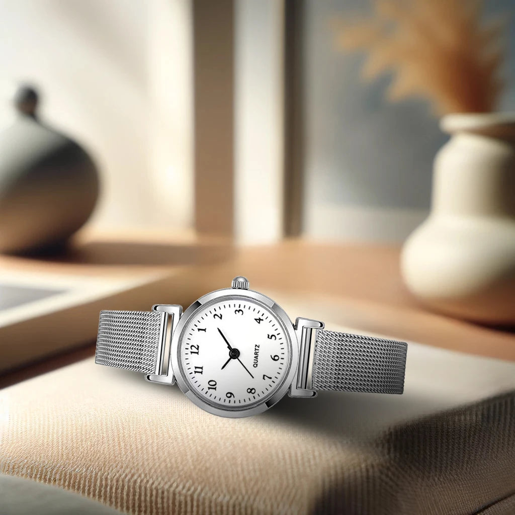 New Women's Watch Fashionable, Novel, Simple, Retro, High Grade, Elegant, Small and Versatile Women's Quartz Watch