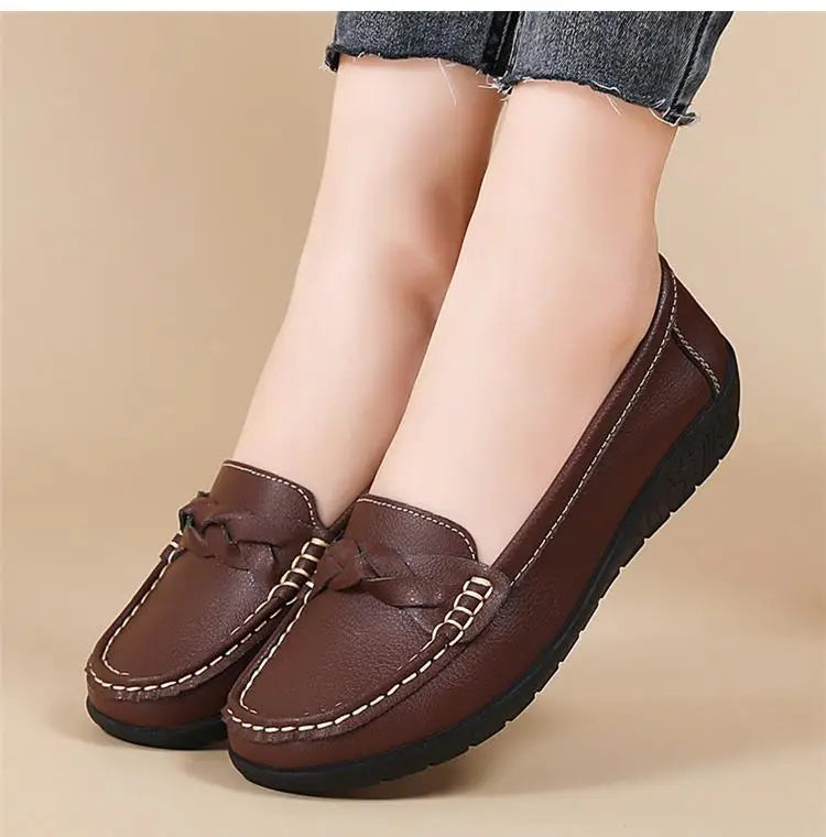 Fashion Leather Women Flats Round Toe Women Shoe Moccasins Shoes Woman Slip On Shoes Women Black Zapatos Mujer Plus Size