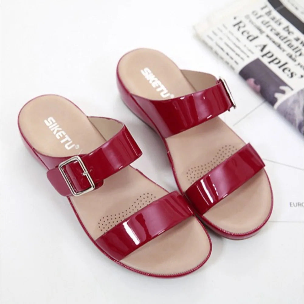 Slippers for Women's 2025 Summer New Lightweight Home Sandals Super Soft and Comfortable Thick Soled Travel Slippers for Women