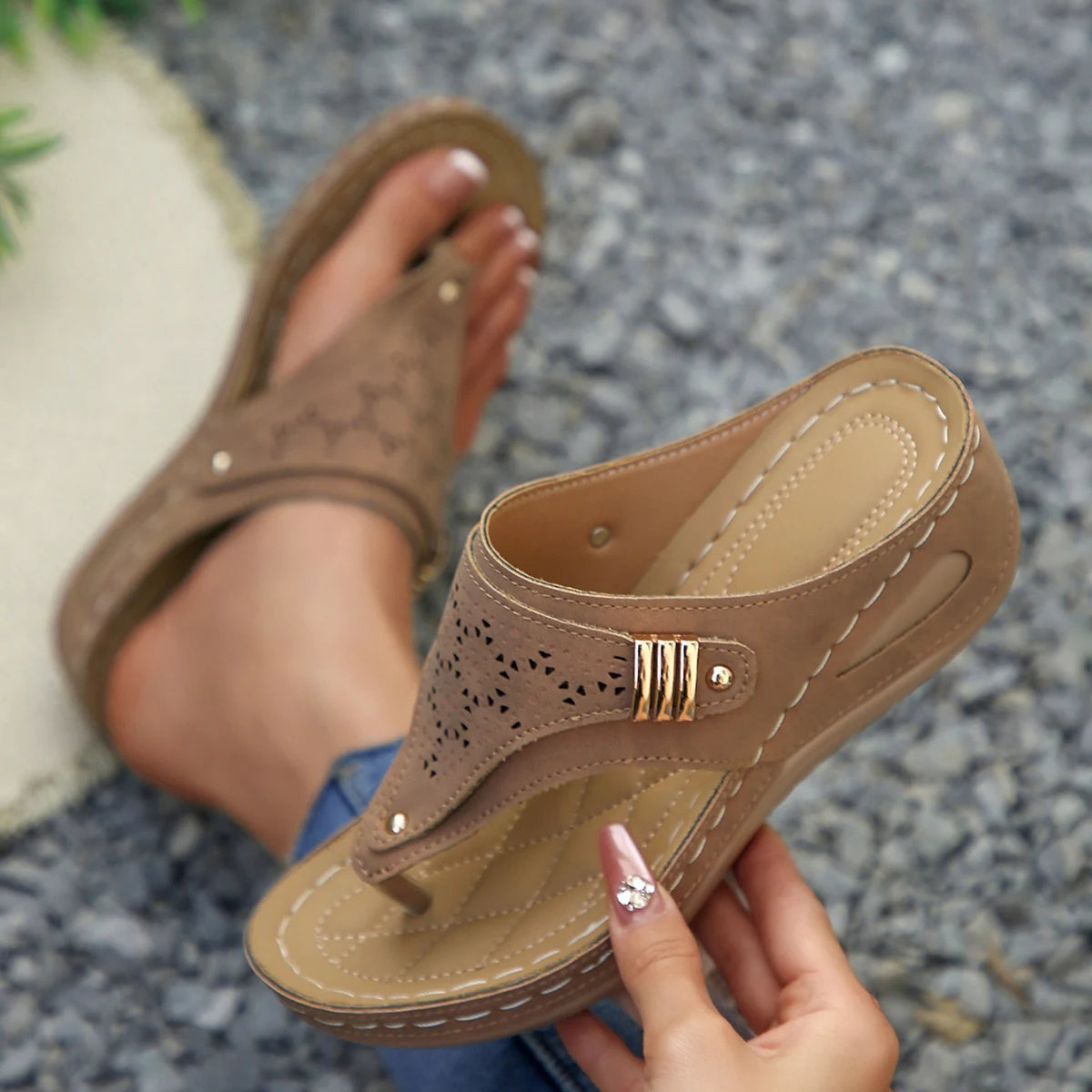 Woman Slippers Leather Non-Slip Soft Platform Shoes Flip Flops Summer Wedge Slippers Lightweight Orthopedic Sandals Slides Women