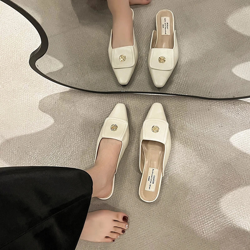 Women's classic fashion low heeled flats comfortable closed toe slippers 2025 New women design elegant vintage sandals