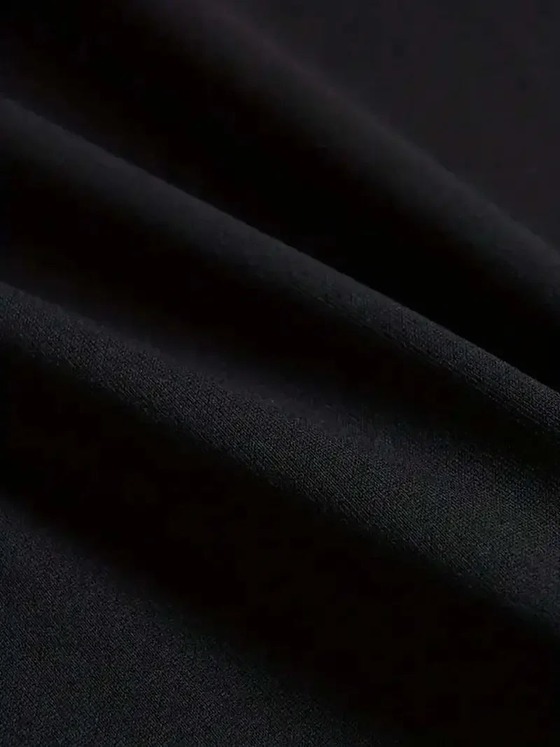 The Latest Men's T-shirt for 2025 Is Comfortable, Breathable and Of High Quality. It's for Beach Travel, Parties and Instagram