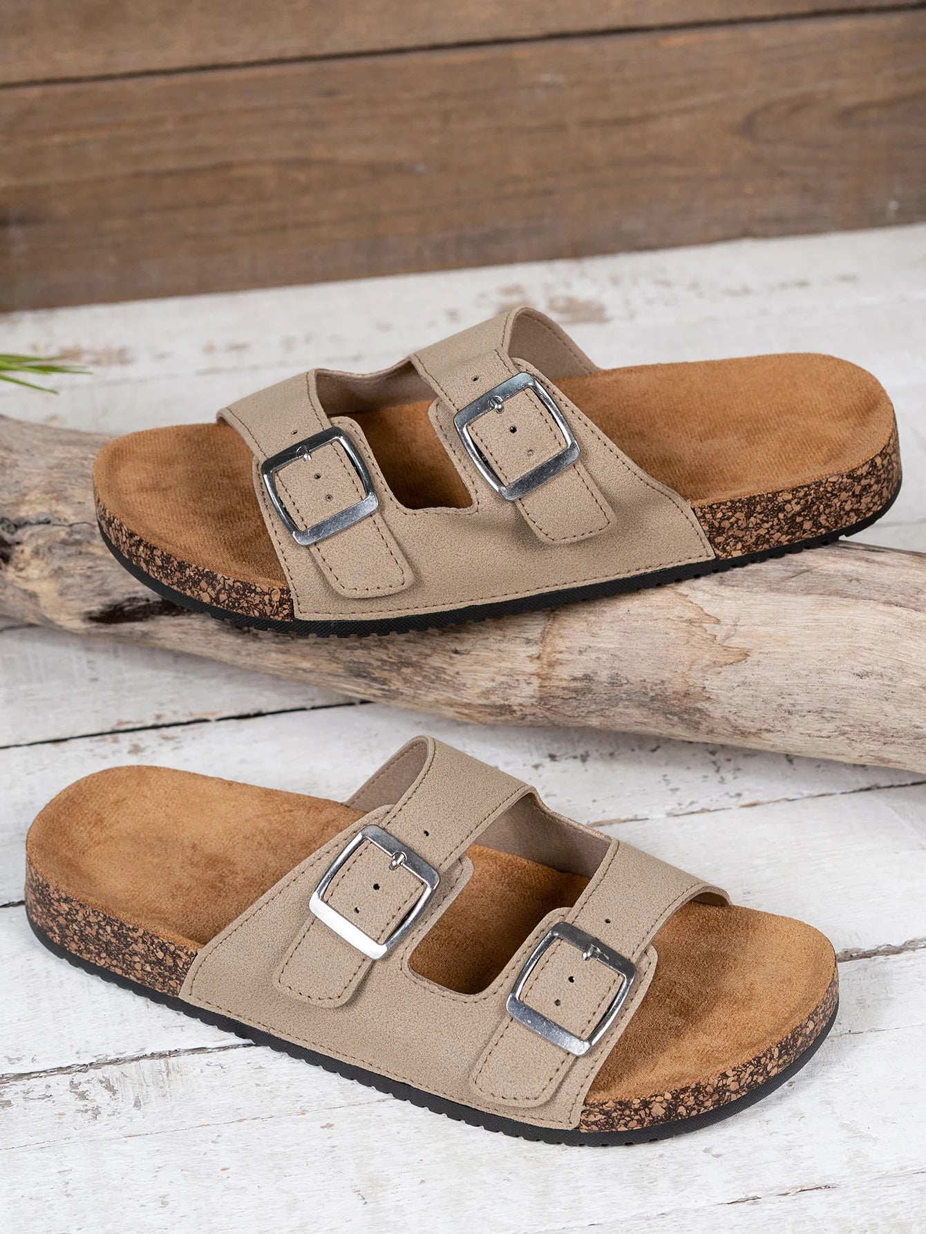 Men's Fashionable Slippers for Home and Outdoor Waterproof Non-Slip Slip-On Fashionable Versatile Slippers