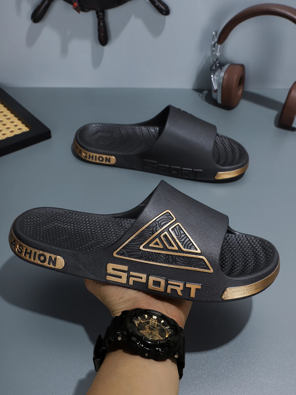 Men's Slippers, Durable for Outdoor Use, Summer Outdoor Wear, Indoor Home, Deodorant, Non-Slip, Bathroom Bathing, Thick-Soled Sandals for Men