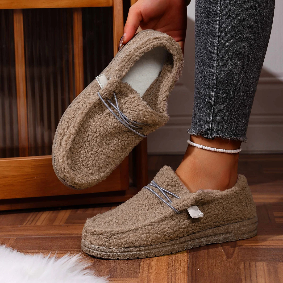 Women Flats Boots 2025 New Fashion Winter Warm Plush Shoes Casual Comfortable Thick Bottom Flats Boots Women Shoes for Women