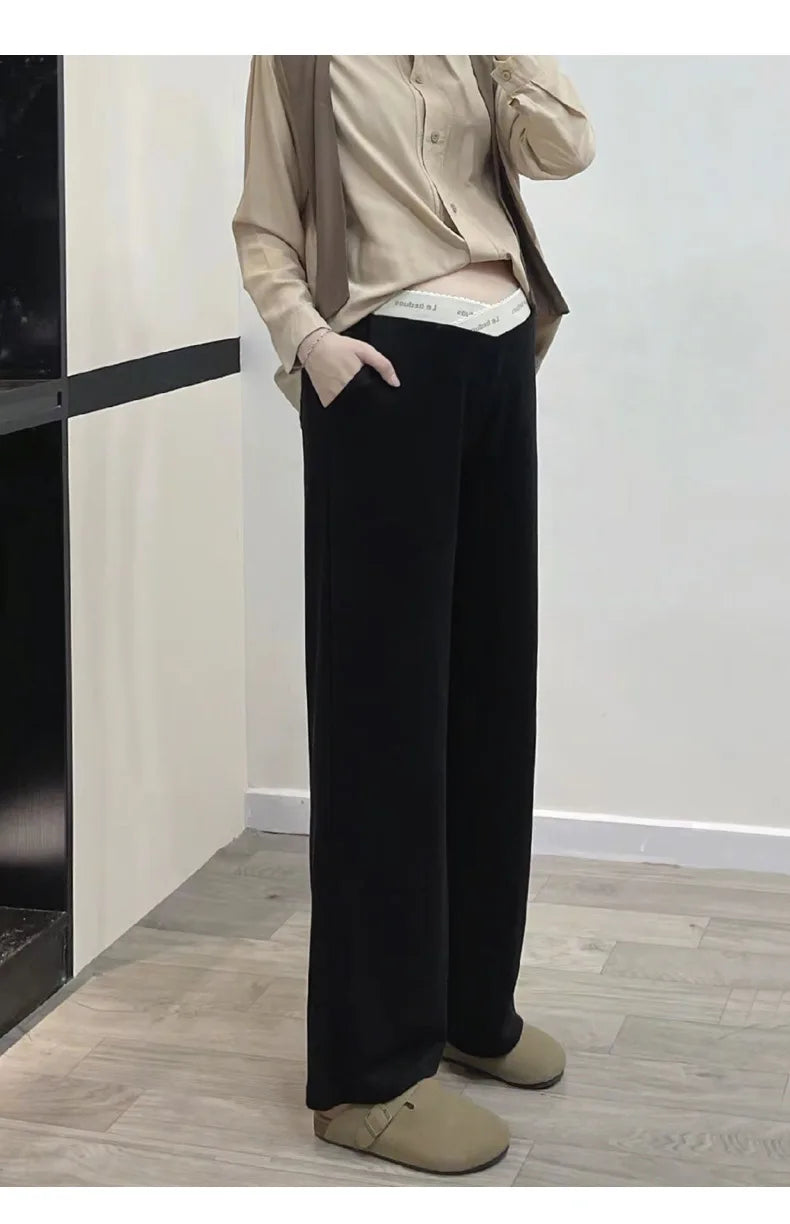 Pregnant woman's pants - Outerwear for autumn and winter: Wide-leg pants, nine-inch length, straight shape, with drawstrings.