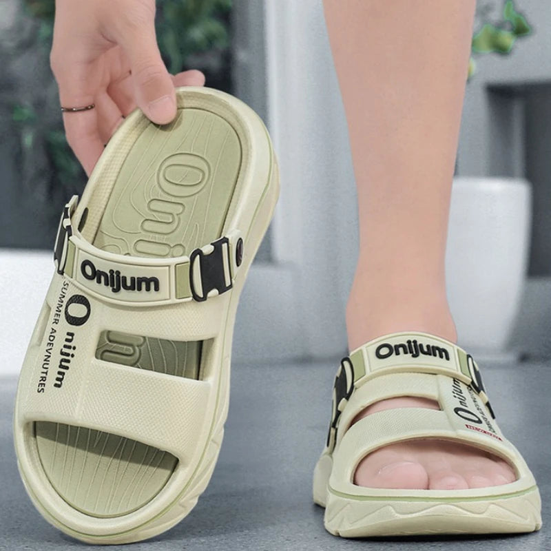 2025 New Men's Slippers Comfortable Soft Mens Beach Shoes Indoor Outdoor Clogs Massage Casual Shoes Non Slip Men Sandals Zapatos