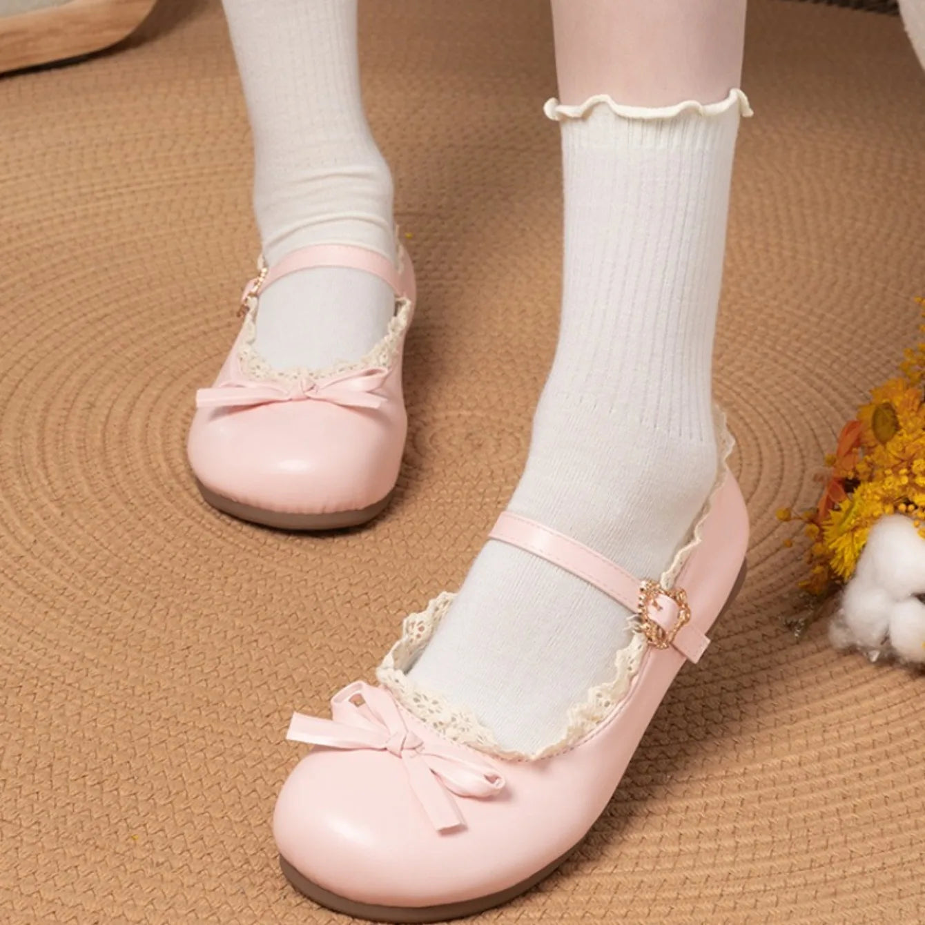 Women Flats Fashion Shoes Spring New Round Shallow Loafers Buckle Soft Sole Non-slip Sneakers Women Mouth Butterfly Knot Metal