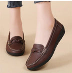 Fashion Leather Women Flats Round Toe Women Shoe Moccasins Shoes Woman Slip On Shoes Women Black Zapatos Mujer Plus Size