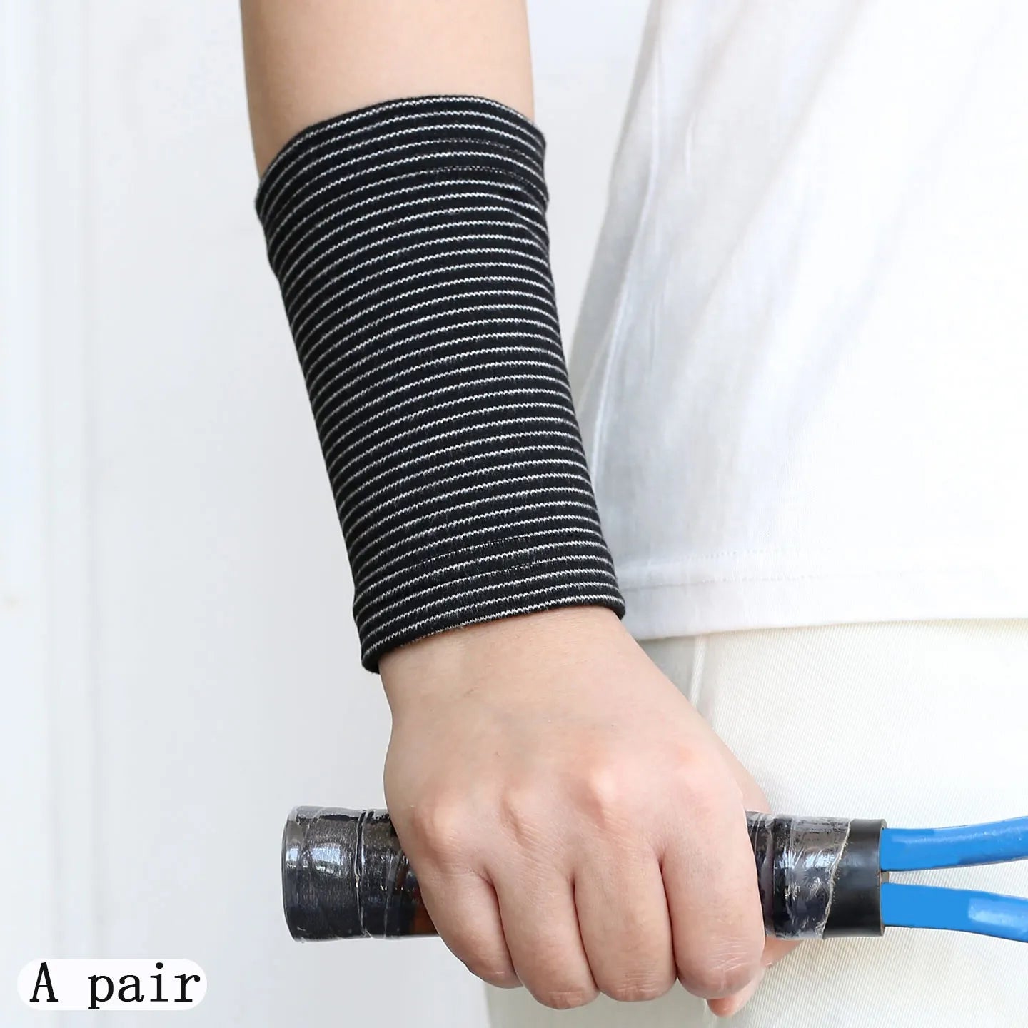 Men's and Women's Arm Warming Covers - Keep Your Hands Warm and Protected for Driving, Cycling, Playing Sports, Running