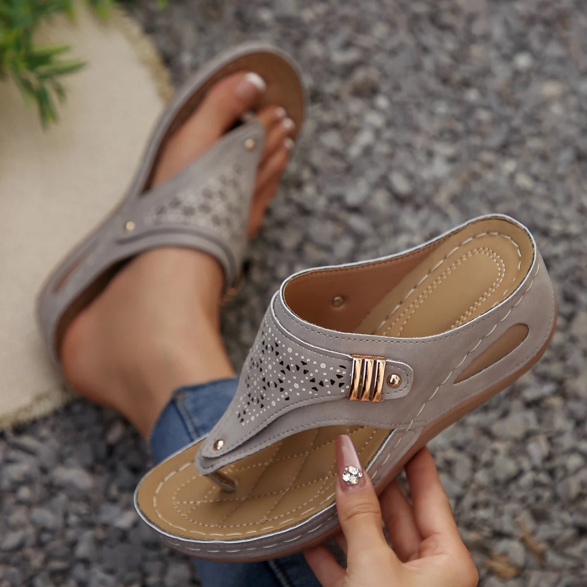 Woman Slippers Leather Non-Slip Soft Platform Shoes Flip Flops Summer Wedge Slippers Lightweight Orthopedic Sandals Slides Women