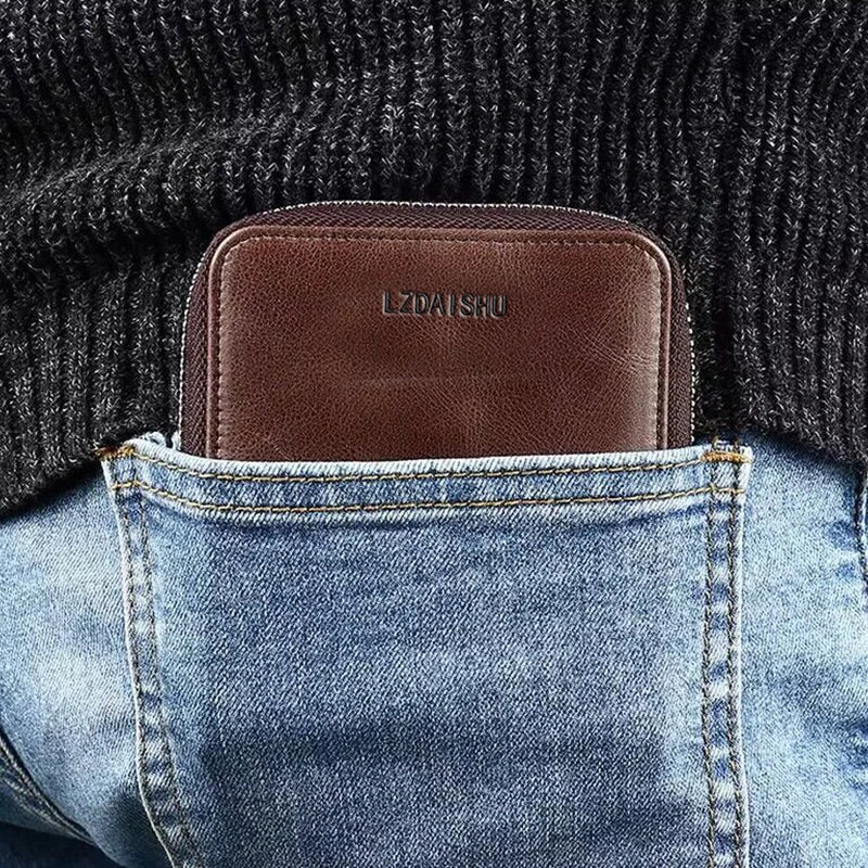 Men's and women's wallets are convenient to carry and can be stored in pocket bags or card holders. They are made of PU material