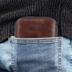 Men's and women's wallets are convenient to carry and can be stored in pocket bags or card holders. They are made of PU material