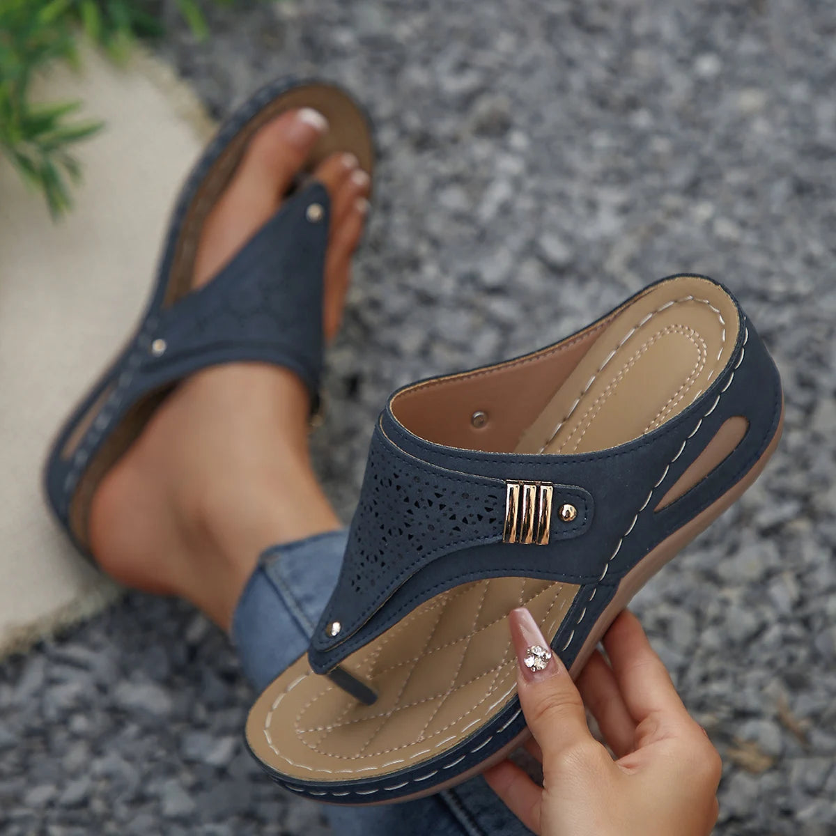 Woman Slippers Leather Non-Slip Soft Platform Shoes Flip Flops Summer Wedge Slippers Lightweight Orthopedic Sandals Slides Women