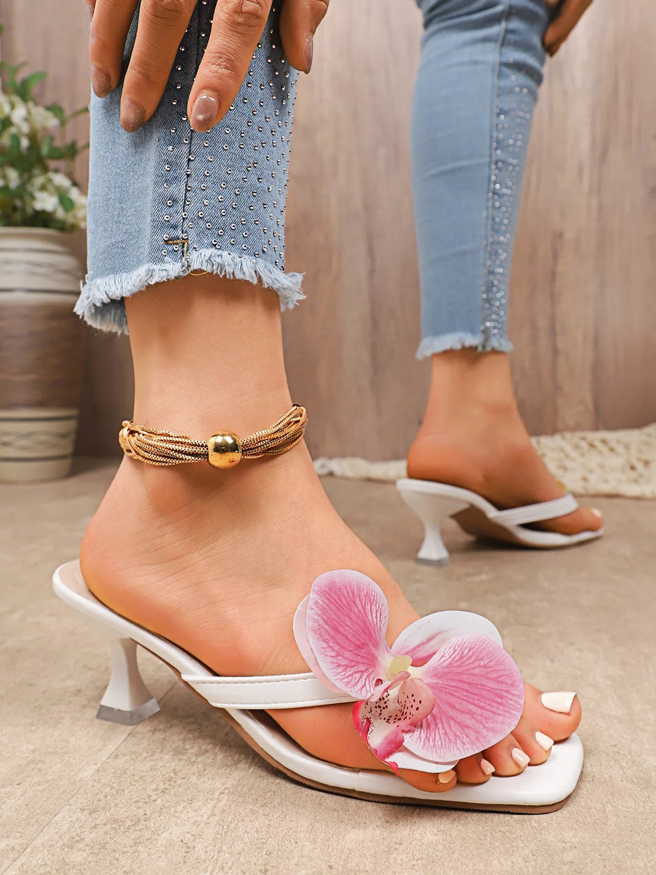 Women's Slippers Casual Fashionable  High Quality Shoes for Women Shallow Women Sandals Elegant Flowers Design Women's Slippers