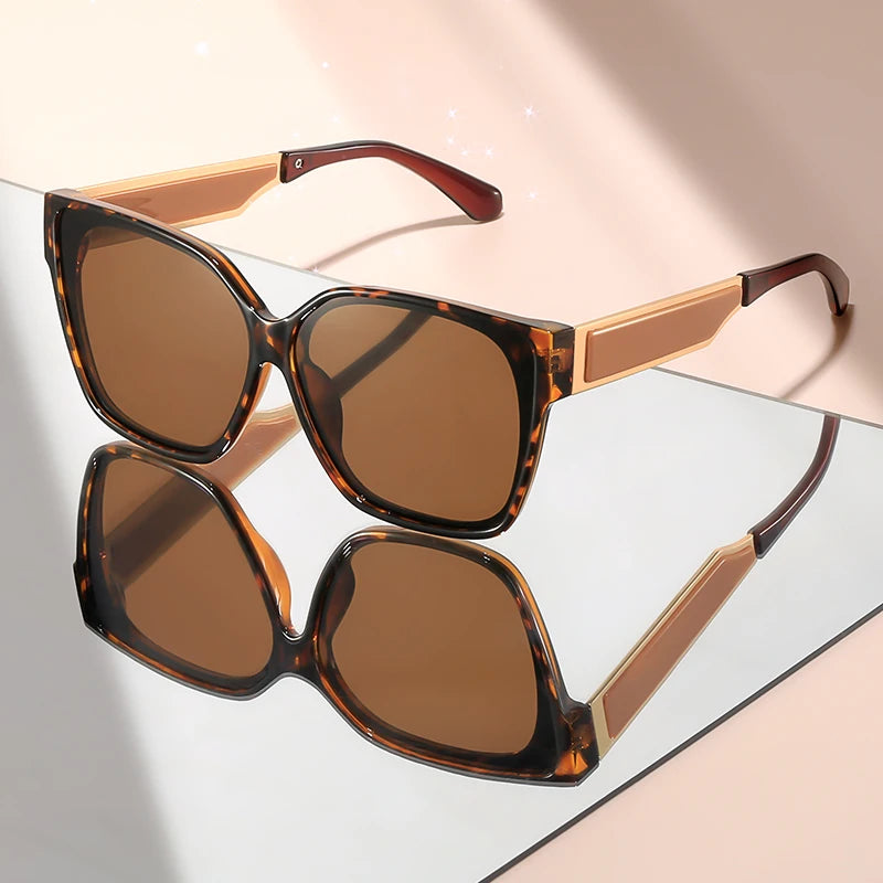 The large-framed high-end metal-leg classic and simple sunglasses are suitable for daily wear and street style decoration