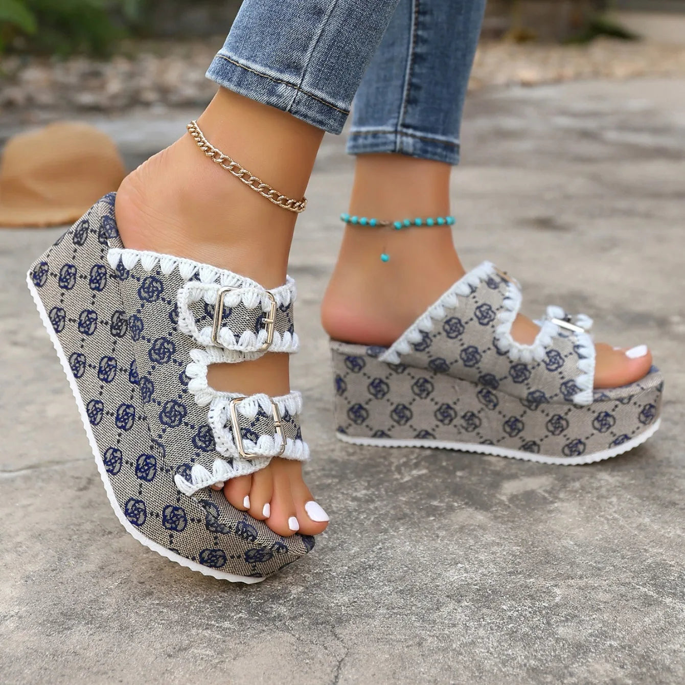 Women Slippers 2025 New Trend Shoes Summer Fashion Sandals Platform Woman Slippers Banquet Party Beach Sandals Slides Women