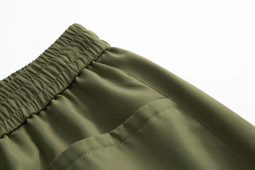 Men's sportswear pants are simple, versatile, retro and fashionable with large pleated pockets for outdoor work