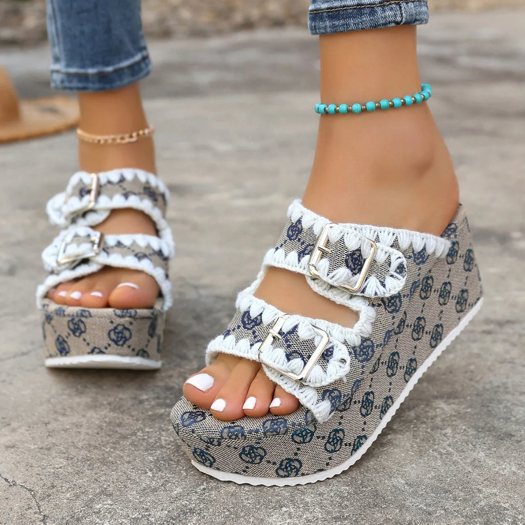 Women Slippers 2025 New Trend Shoes Summer Fashion Sandals Platform Woman Slippers Banquet Party Beach Sandals Slides Women