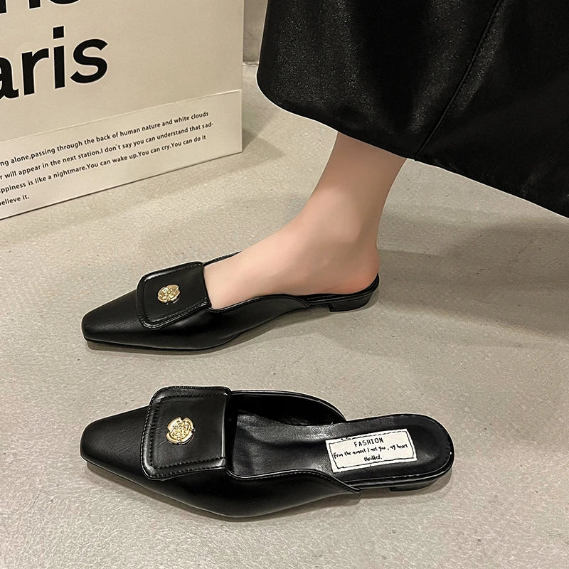 Women's classic fashion low heeled flats comfortable closed toe slippers 2025 New women design elegant vintage sandals
