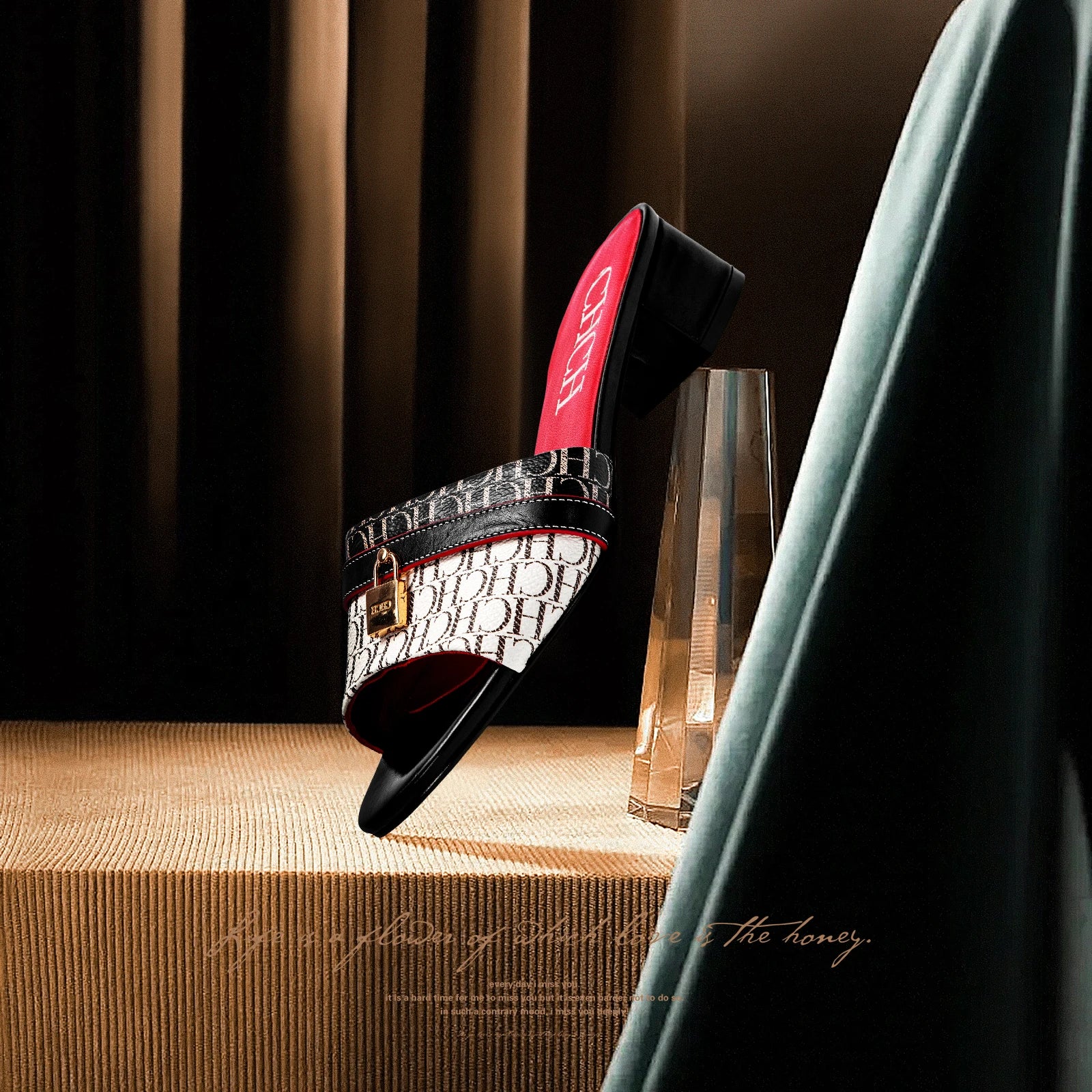 Women's Slippers 2025 Luxury Brand New Retro Design Mid Heel Red Black Slippers Casual Shoes