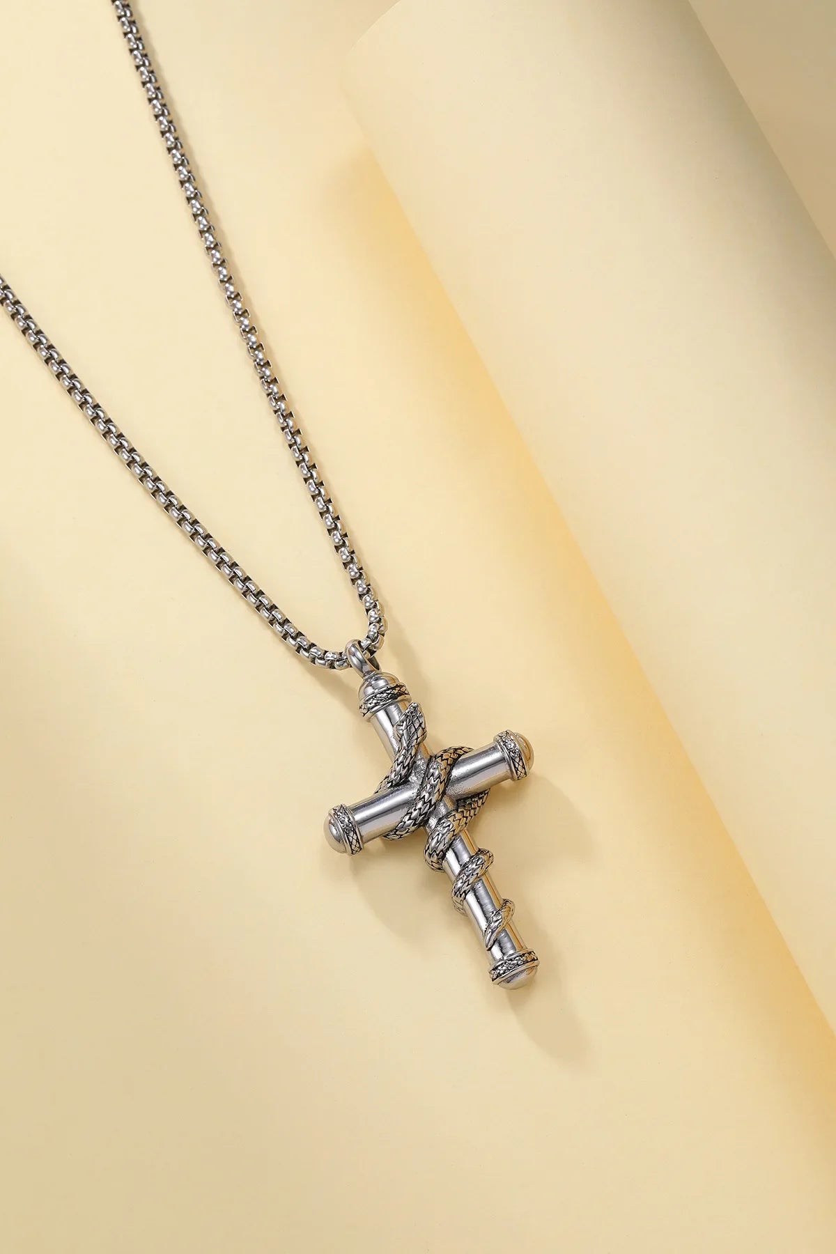 2024 New Luxurious Spoon Necklace Retro Snake Around Cross Stainless Steel Hollow Pendant Fashion Jewelry for Woman Man