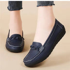 Fashion Leather Women Flats Round Toe Women Shoe Moccasins Shoes Woman Slip On Shoes Women Black Zapatos Mujer Plus Size