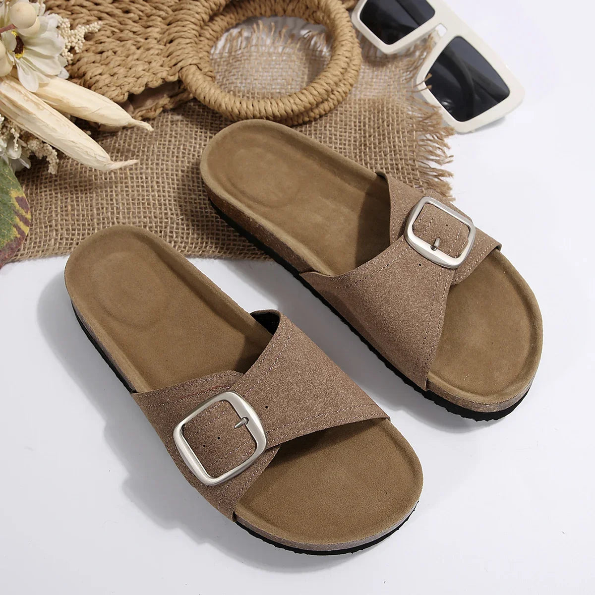 Womens Slippers 2024 European American Summer Non Slip Needle Buckle Flip Flops Big Size 35-43 Women's Sandals Woman Flat Shoes