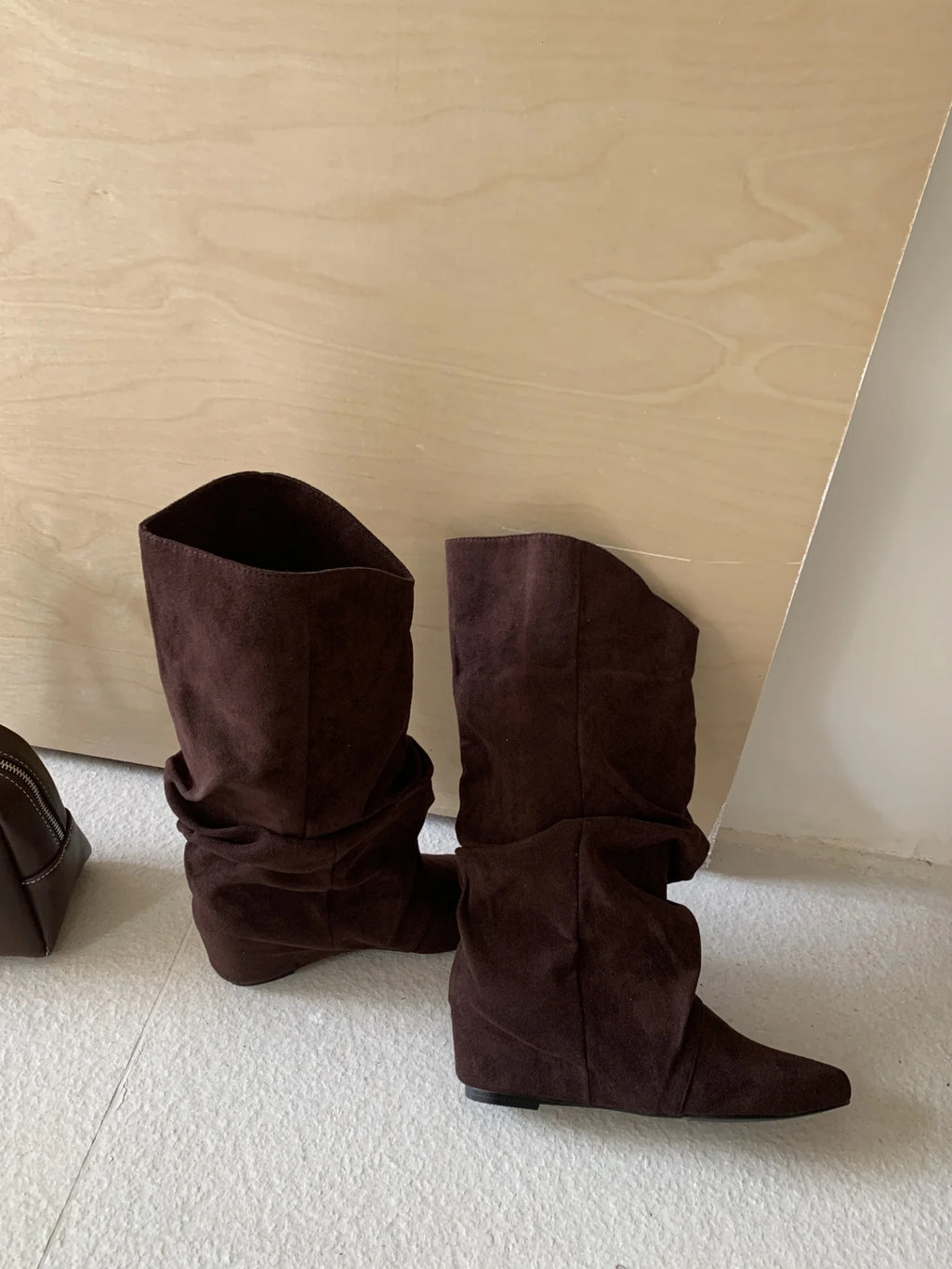 Flats Women's Boots Pointed Toe Designer Mid Calf Shoes Winter 2025 Fad Chelsea Boots New Trend Gladiator Walking Mujer Botas