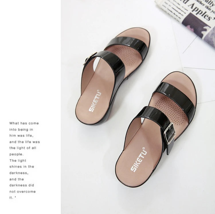 Slippers for Women's 2025 Summer New Lightweight Home Sandals Super Soft and Comfortable Thick Soled Travel Slippers for Women