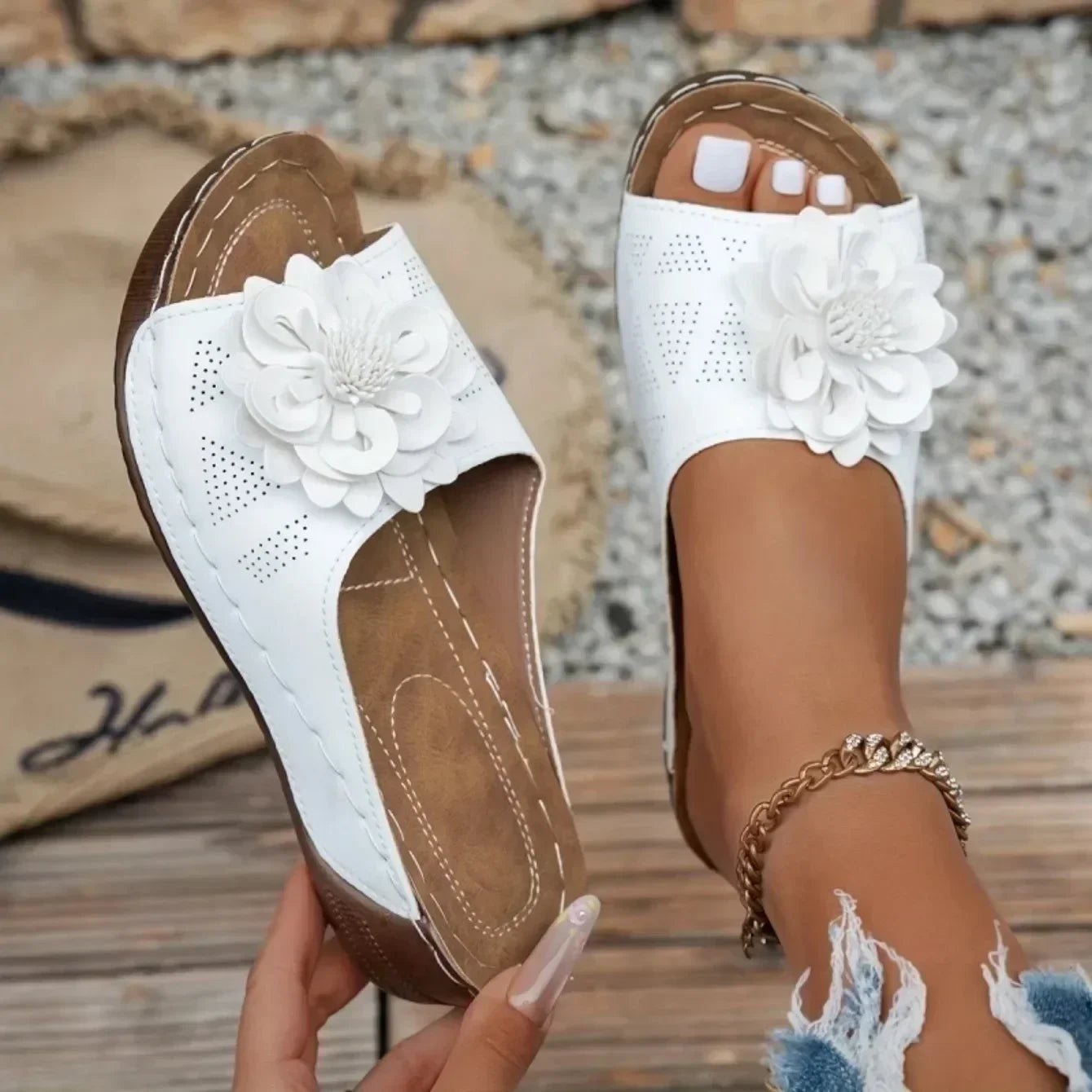 Women Slippers Elegant Low Platform Slippers Fashion Slides Sandals Women Casual Wedges Shoes Women Summer Soft Heels Sandals