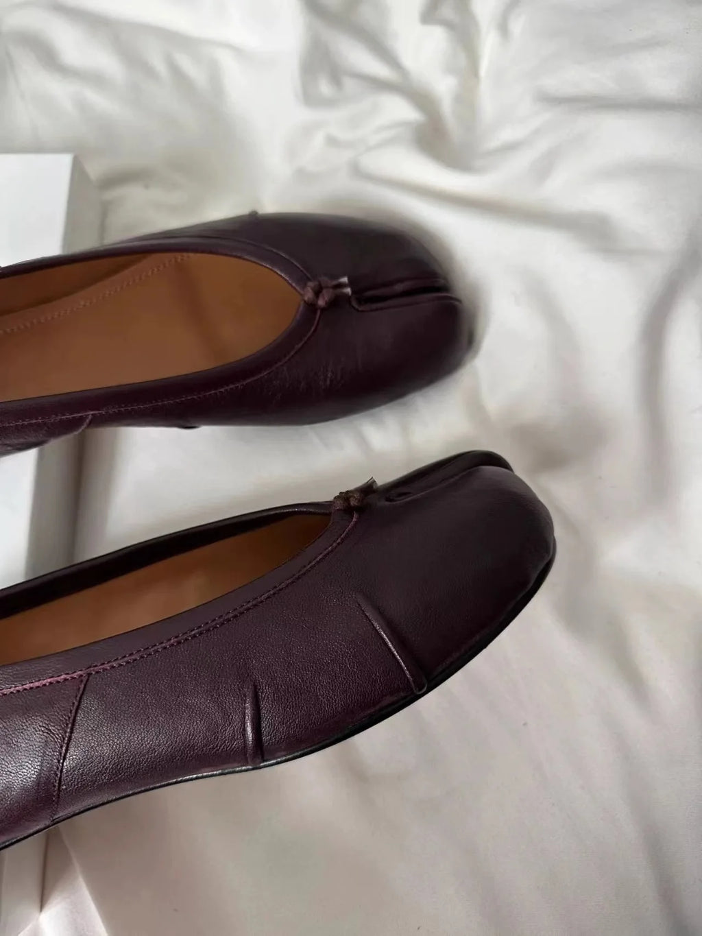 Women Flat Ballet Shoes Tabi Toe-shaped Single Flats Female Pig Hoof Leisure Shoes Soft Mocassins Femmes Casual Shoes Woman