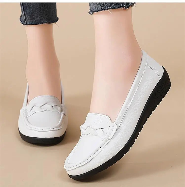 Fashion Leather Women Flats Round Toe Women Shoe Moccasins Shoes Woman Slip On Shoes Women Black Zapatos Mujer Plus Size