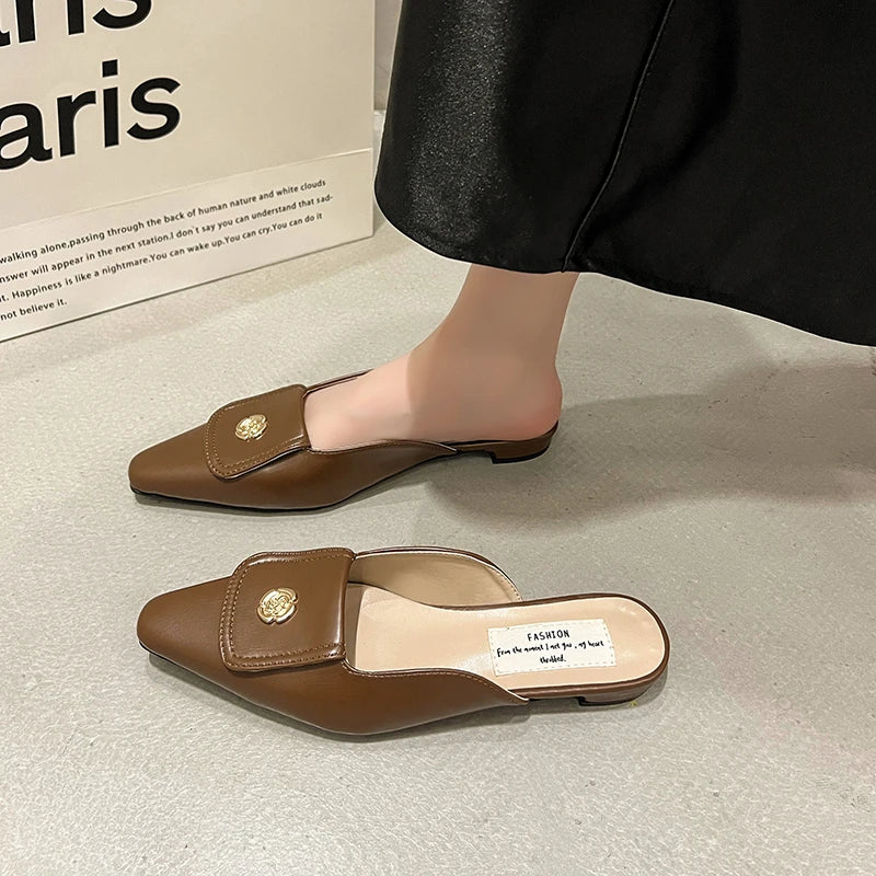 Women's classic fashion low heeled flats comfortable closed toe slippers 2025 New women design elegant vintage sandals