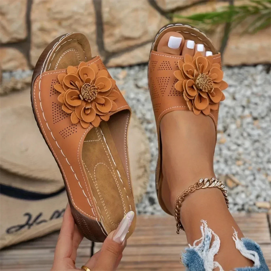 Women Slippers Elegant Low Platform Slippers Fashion Slides Sandals Women Casual Wedges Shoes Women Summer Soft Heels Sandals