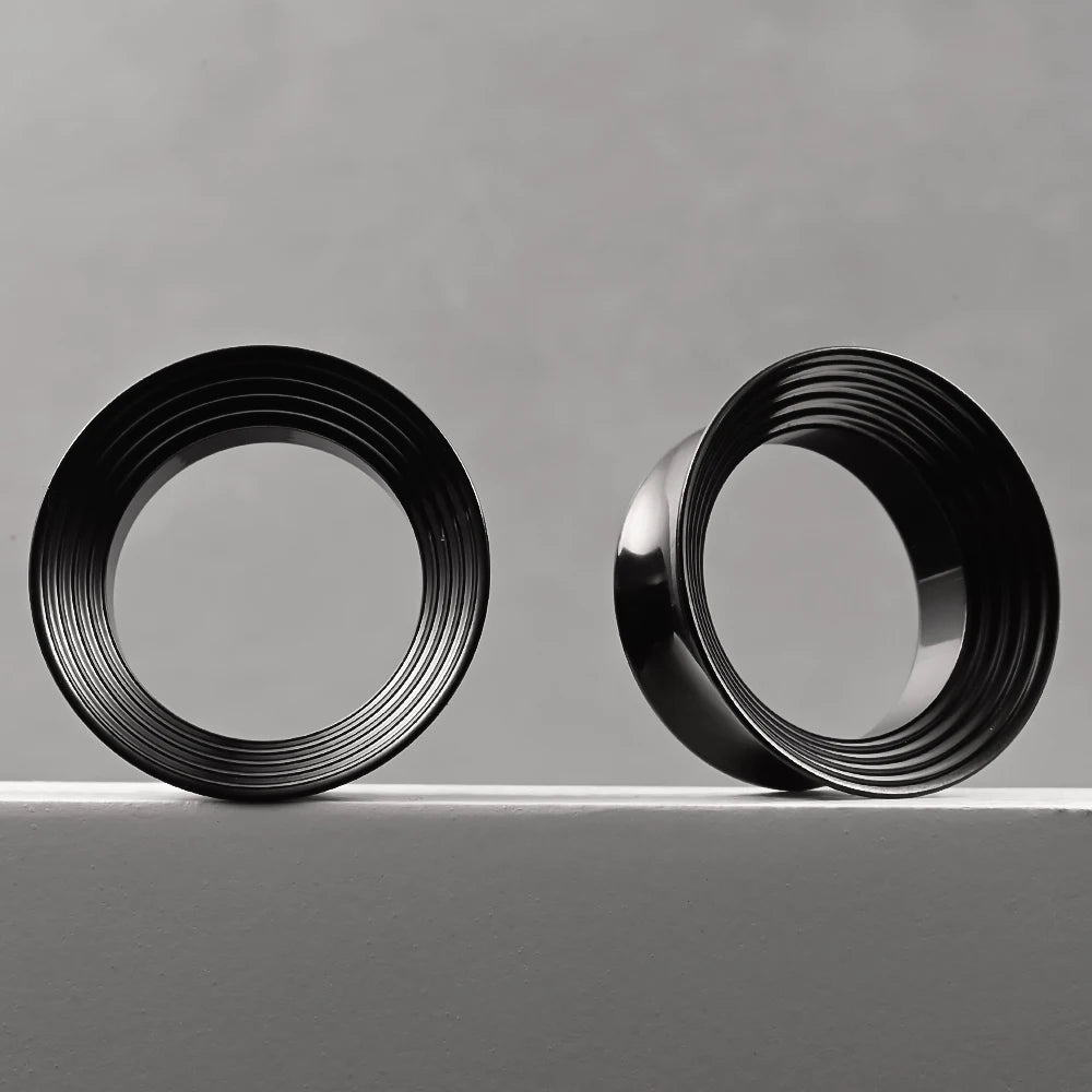 Doearko 2PCS Classic hollow spiral gauges Ear Plugs Tunnels Stainless Steel Ear Gauges Body Piercing Jewelry for women/men