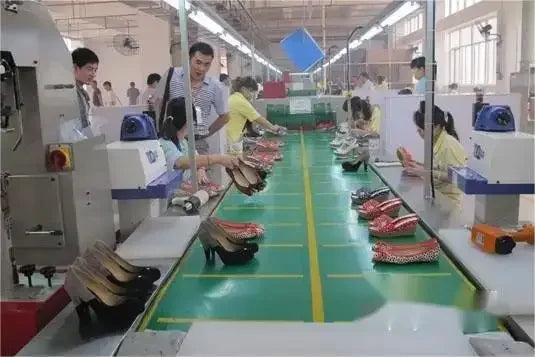 2024 New Women Summer Slippers Ladies Glitter PU Wedges Shoes Female Casual Slingbacks Sandals Comfortable Platform Woman